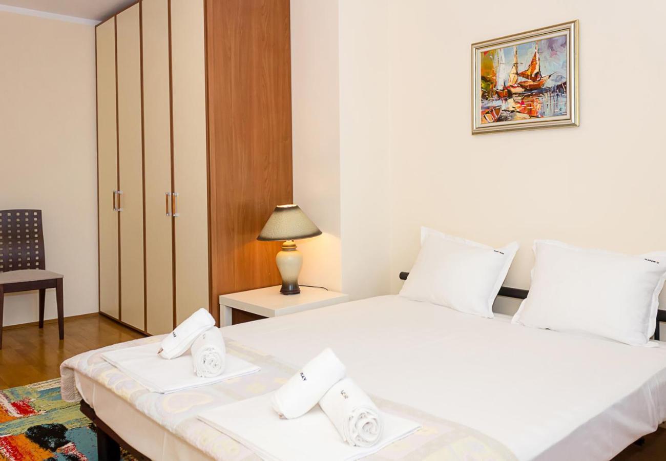 2bd Family In - 10 Min To & Center By Flat Mаnаger Apartment Warna